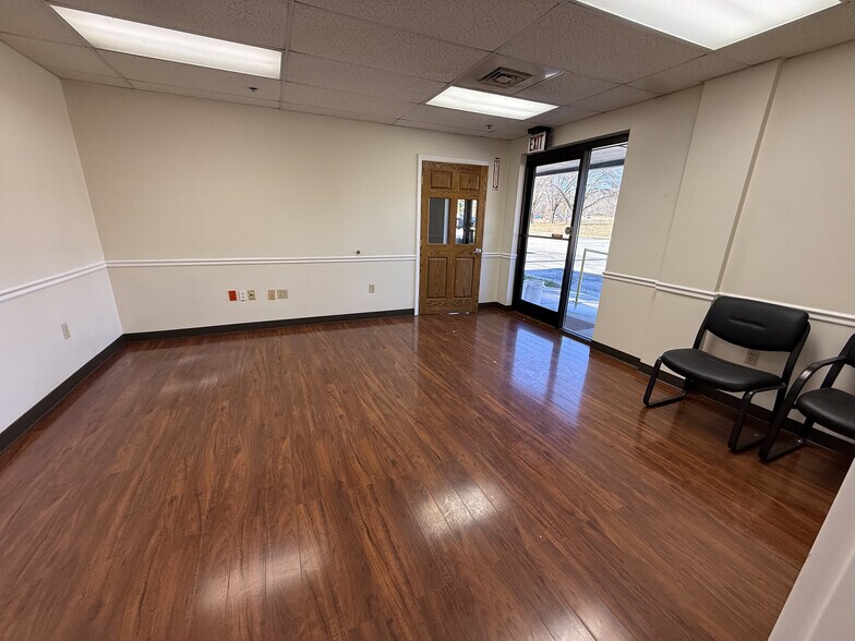 More Photos Of 214 Industrial Park Rd, Livingston Manufacturing For Lease