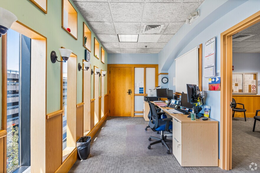 More Photos Of 255 Bank St, Waterbury Office For Sale