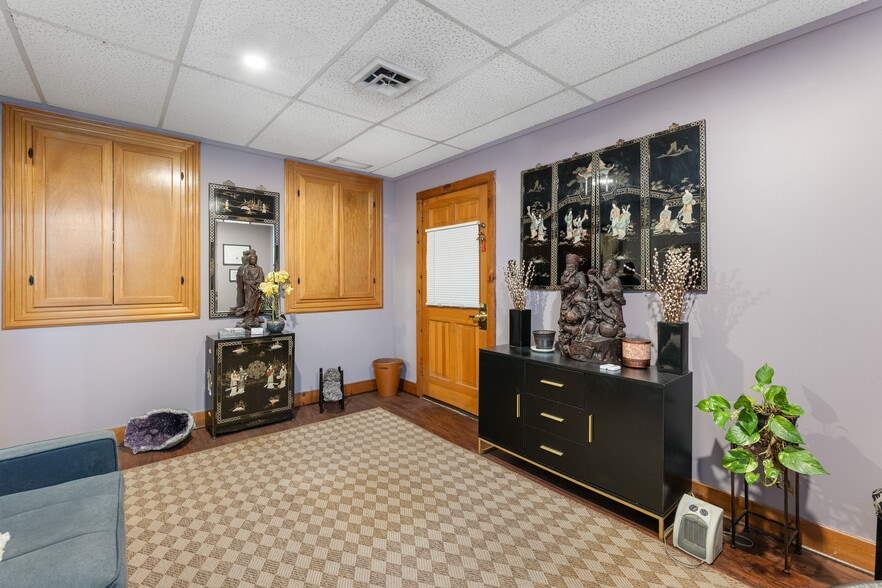 More Photos Of 84 Park Ave, Flemington Office For Lease