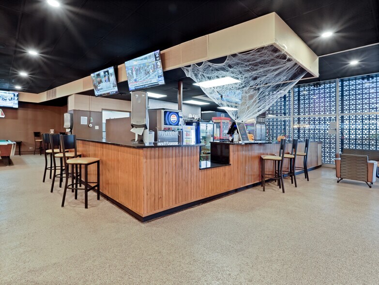 More Photos Of 1201 N Bedell Ave, Del Rio Bowling Alley For Sale