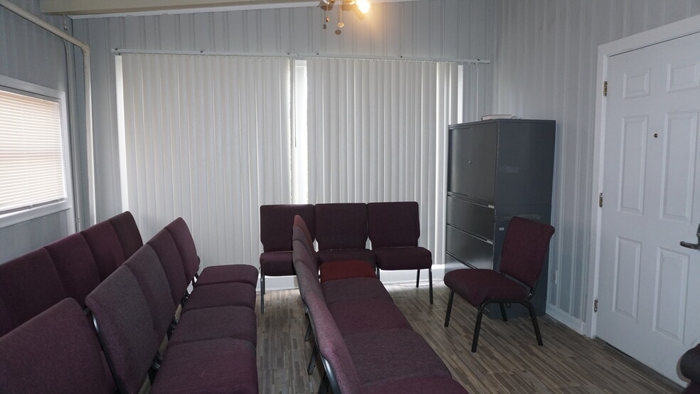 More Photos Of 2589-2613 Tilson Rd, Decatur Religious Facility For Lease