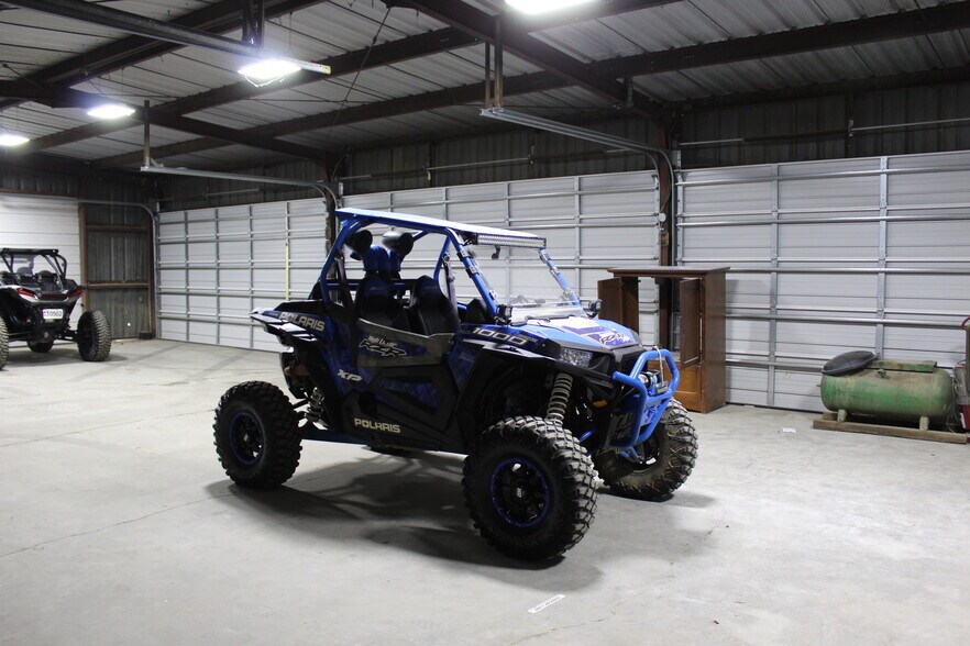 More Photos Of 1401 Black River Industrial Park Rd, Poplar Bluff Flex For Sale