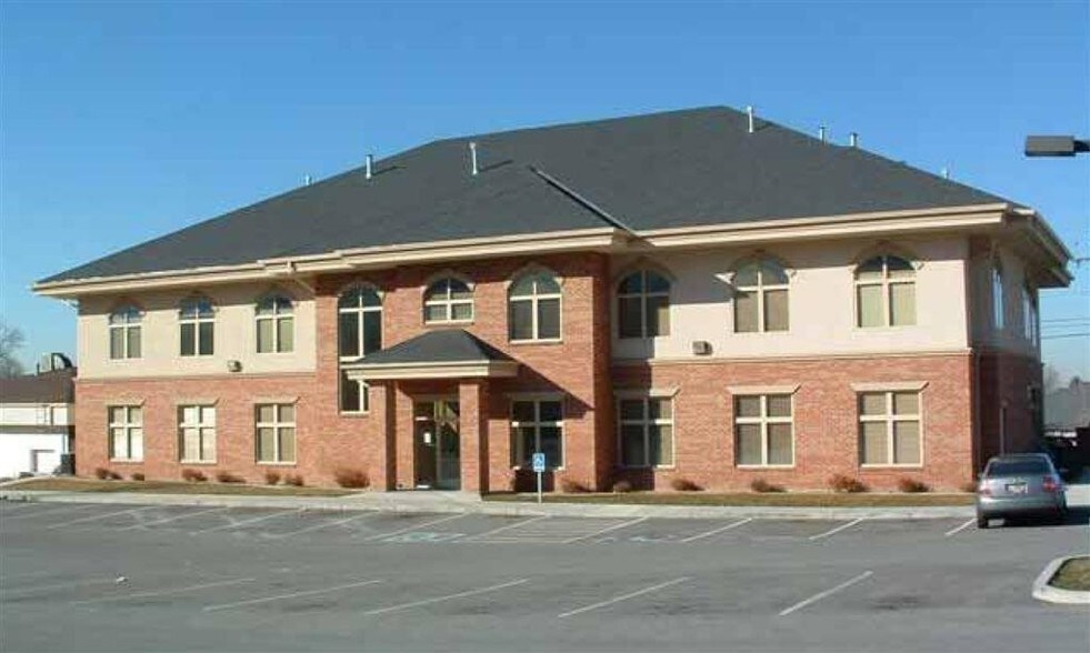 More Photos Of 25 S Main St, Centerville Office For Lease