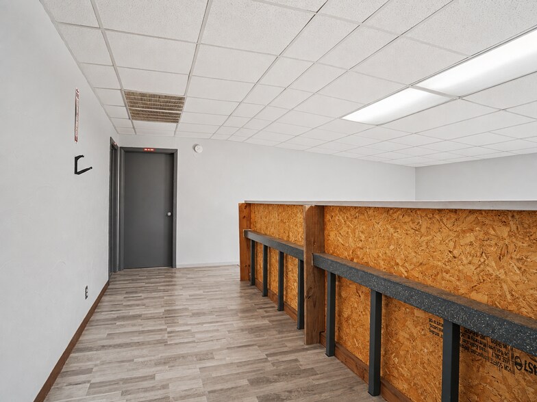 More Photos Of 400 N Macarthur Blvd, Oklahoma City Warehouse For Sale
