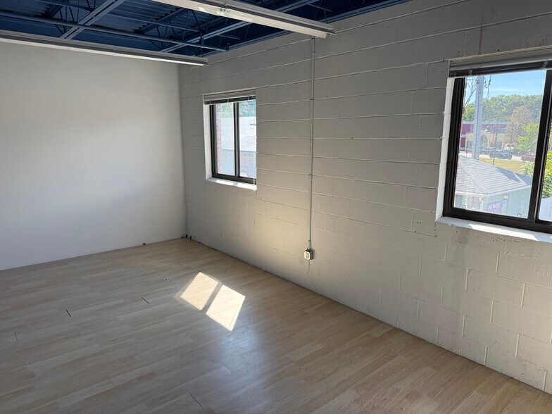 More Photos Of 152 Commonwealth Ave, Concord Flex For Lease