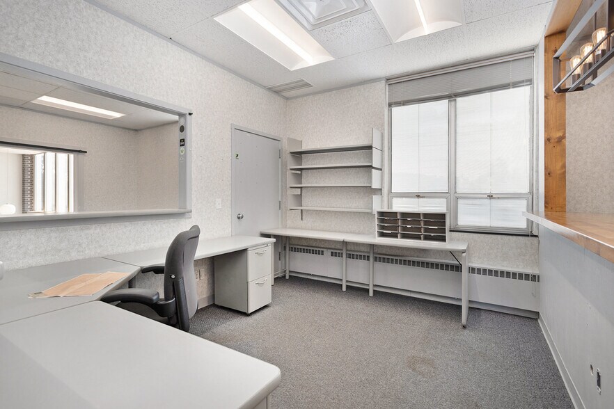 More Photos Of 500 W Crosstown Pky, Kalamazoo Medical For Sale