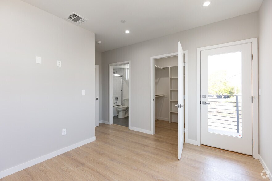 More Photos Of 2234 Crenshaw Blvd, Los Angeles Apartments For Sale