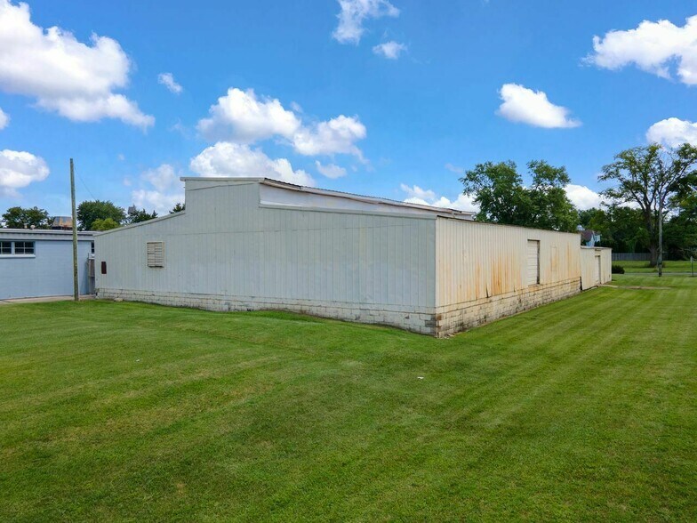 More Photos Of 1301 S 6th St, Noblesville Manufacturing For Sale