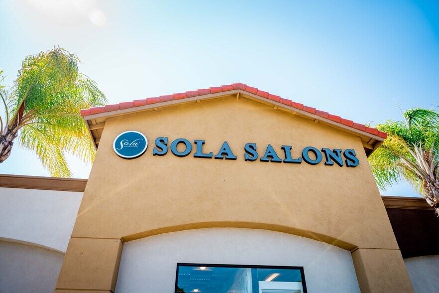 More Photos Of 40930-41090 California Oaks Rd, Murrieta Unknown For Lease