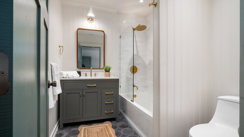 More Photos Of 1351 Seward St, Los Angeles Apartments For Sale