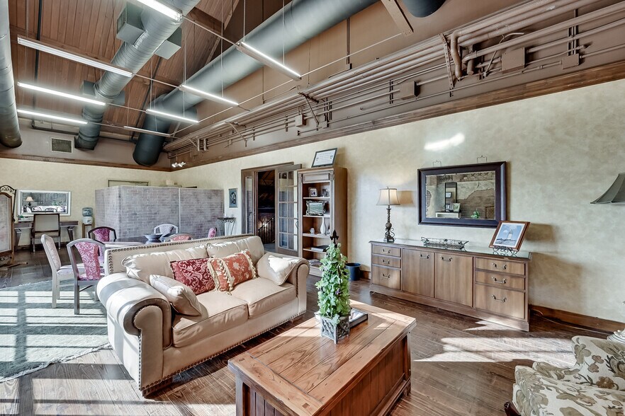 More Photos Of 2000 Champagne Blvd, Grapevine Specialty For Sale