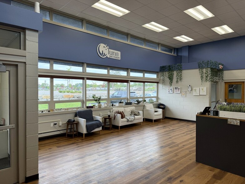 More Photos Of 2250 Pennsylvania Ave, Madison Veterinarian Kennel For Sale