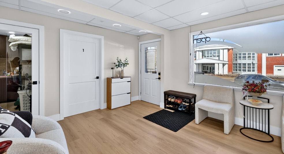 More Photos Of 2713 Centre St NW, Calgary Freestanding For Sale