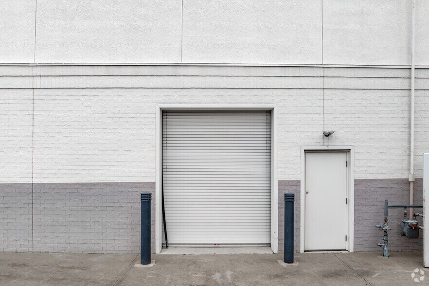 More Photos Of 2201 S Interstate 35 E, Denton Storefront For Lease