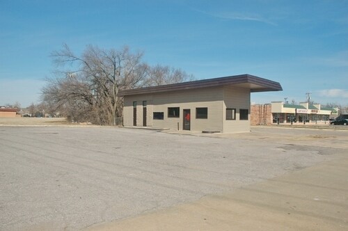 More Photos Of 4435 NW 63rd St, Oklahoma City General Retail For Sale
