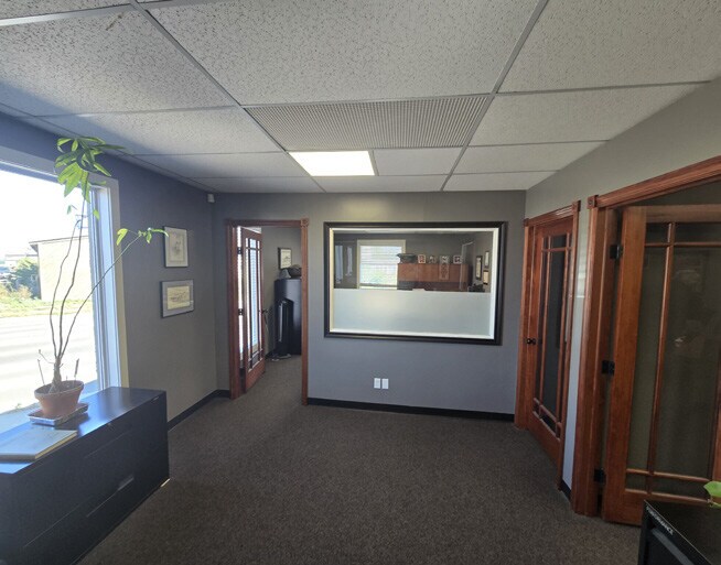 More Photos Of 855 Arcola Av, Regina Office For Sale