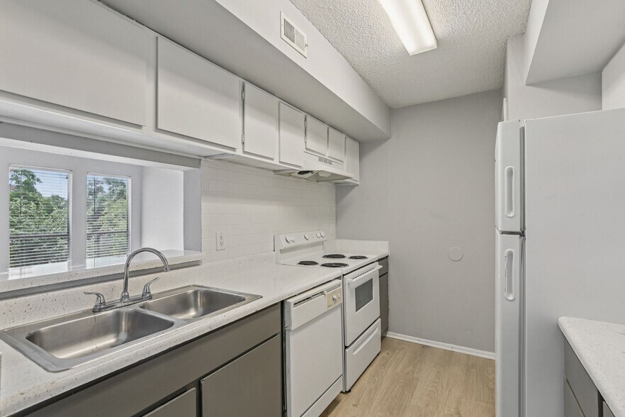 More Photos Of 4610 N Armenia Ave, Tampa Apartments For Sale