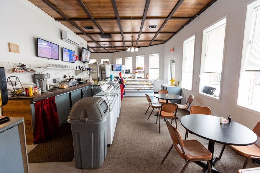 More Photos Of 10770 E State Highway 76, Branson West Hotel For Sale
