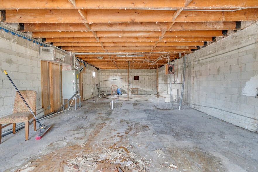 More Photos Of 1083 SE 17th St, Fort Lauderdale Convenience Store For Sale