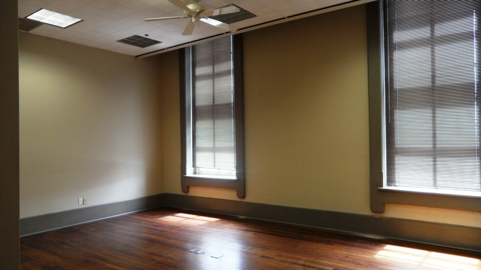 More Photos Of 306 22nd St, Galveston Office For Lease