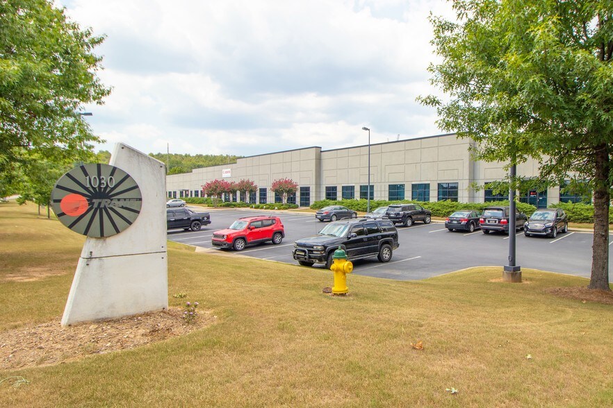More Photos Of 1030 London Dr, Birmingham Light Distribution For Sale