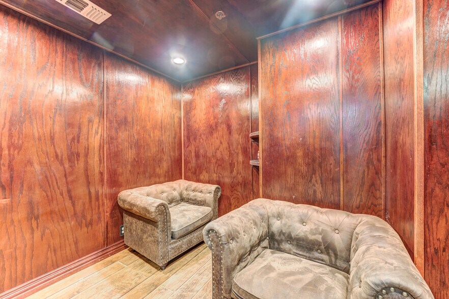 More Photos Of 324 Fm-1960 Rd, Houston General Retail For Sale