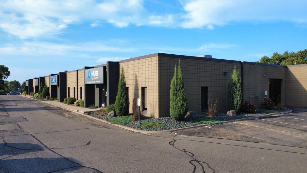 More Photos Of 245 E Roselawn Ave, Saint Paul Flex For Lease