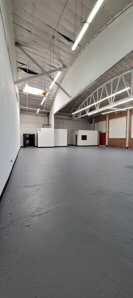 More Photos Of 2302 E 15th St, Los Angeles Industrial For Sale