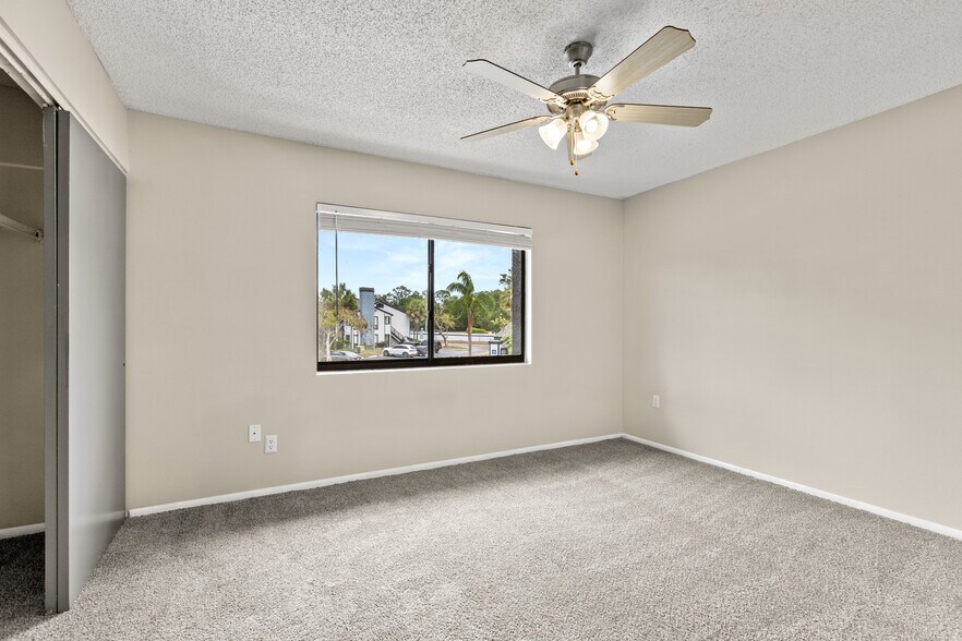 More Photos Of 5933 28th Ave W, Bradenton Apartments For Sale
