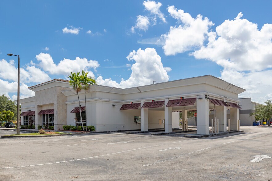 More Photos Of 17930 NW 57th Ave, Hialeah Bank For Lease