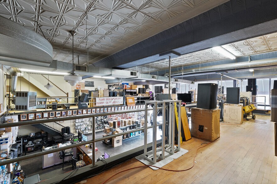 More Photos Of 310 W Broad St, Richmond Storefront For Sale