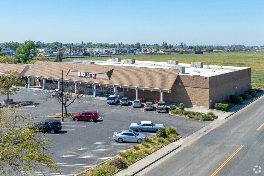 More Photos Of 150 S 11th Ave, Hanford General Retail For Lease