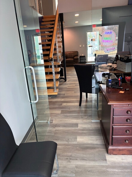 More Photos Of 7505 Nall Ave, Prairie Village Office For Sale