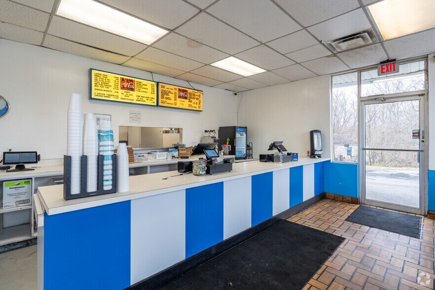 More Photos Of 1125 State St, New Albany Fast Food For Sale