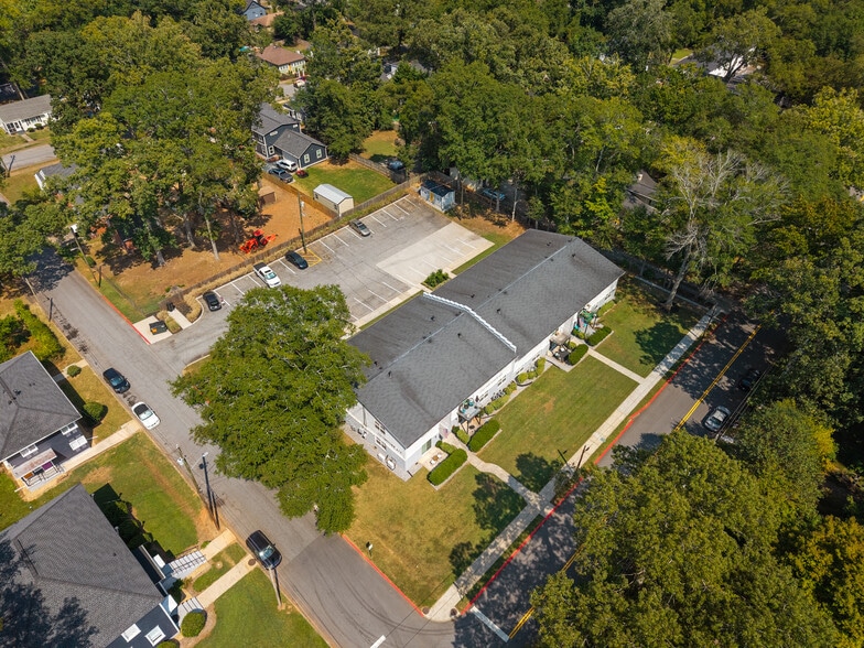 More Photos Of 1701 Hawthorne Ave, College Park Apartments For Sale