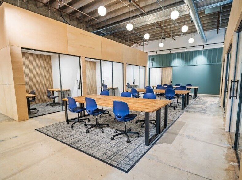 More Photos Of 919 Berryhill Rd, Charlotte Coworking Space