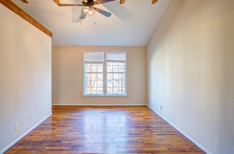 More Photos Of 501 Clayton St, Montgomery Apartments For Sale