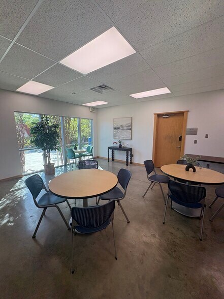 More Photos Of 2702 N Loop 1604 E, San Antonio Office For Lease