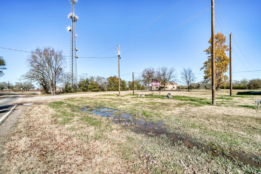 More Photos Of 9360 Osr, Midway Specialty For Lease