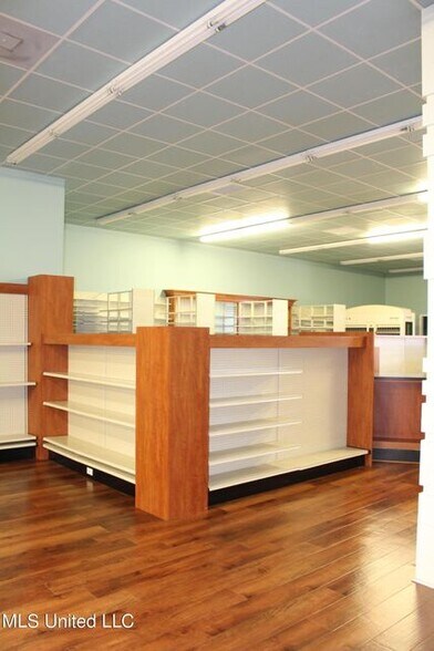 More Photos Of 4405 E Aloha Dr, Diamondhead Storefront Retail Office For Lease