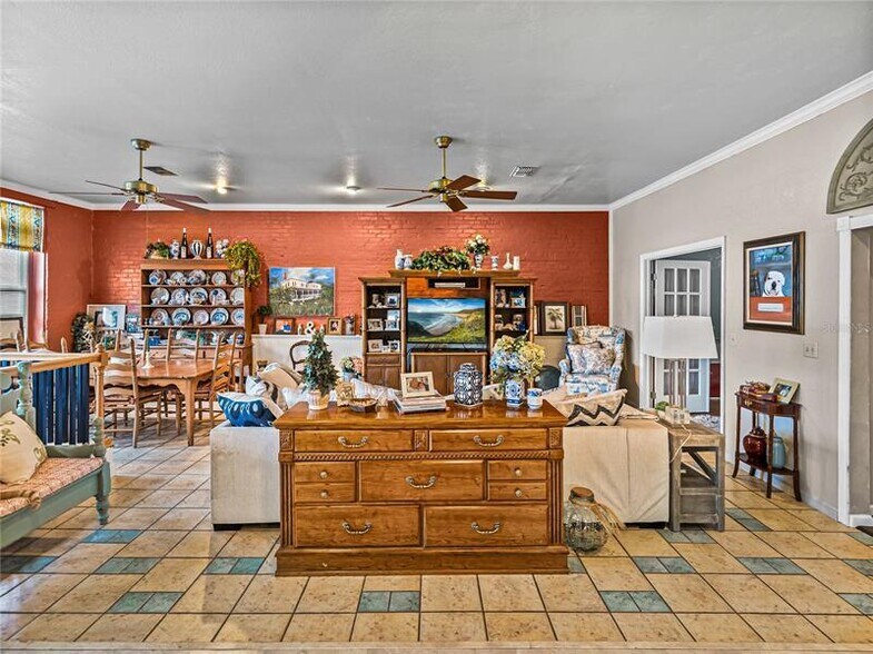 More Photos Of 135 S Central Ave, Bartow Storefront Retail Residential For Sale