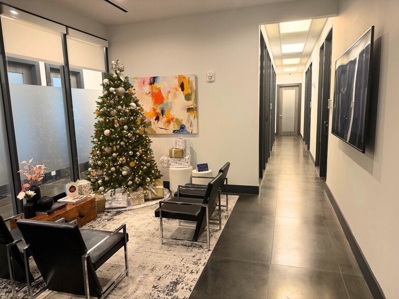 More Photos Of 19790 W Dixie Hwy, Aventura Office For Lease