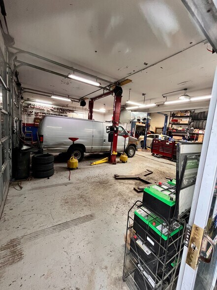 More Photos Of 323 Clinton St, Hempstead Auto Repair For Sale