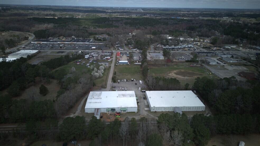 More Photos Of 36 E Edgerton St, Smithfield Warehouse For Lease