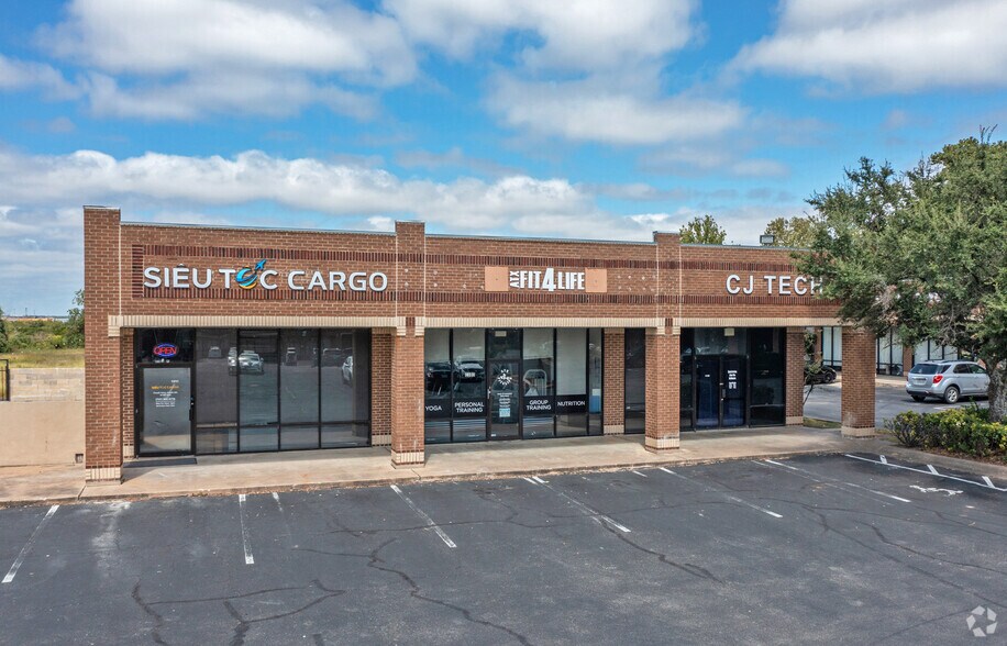 More Photos Of 1006 Yager Ln, Austin Storefront For Lease