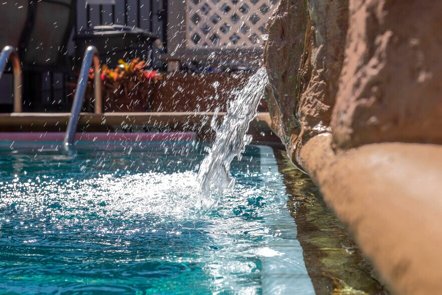 More Photos Of 1411 S Federal Hwy, Hollywood Hotel For Sale