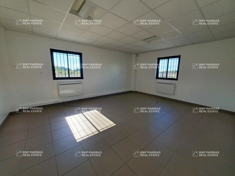 More Photos Of , Luynes Flex For Sale