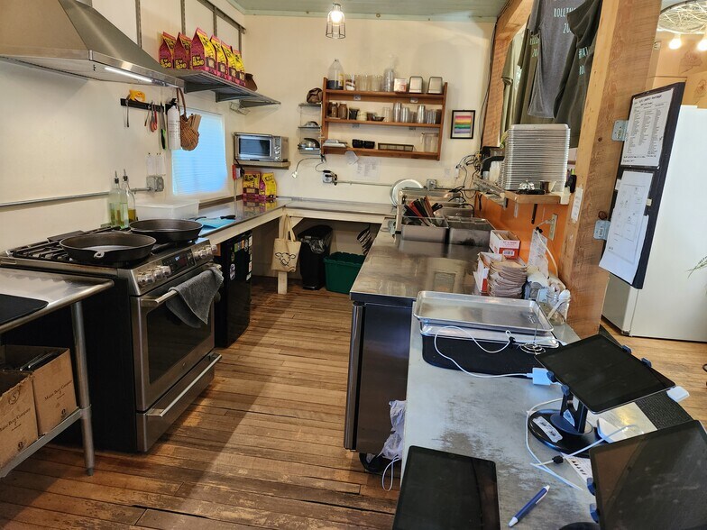 More Photos Of 268 Main St, Kingfield Restaurant For Sale