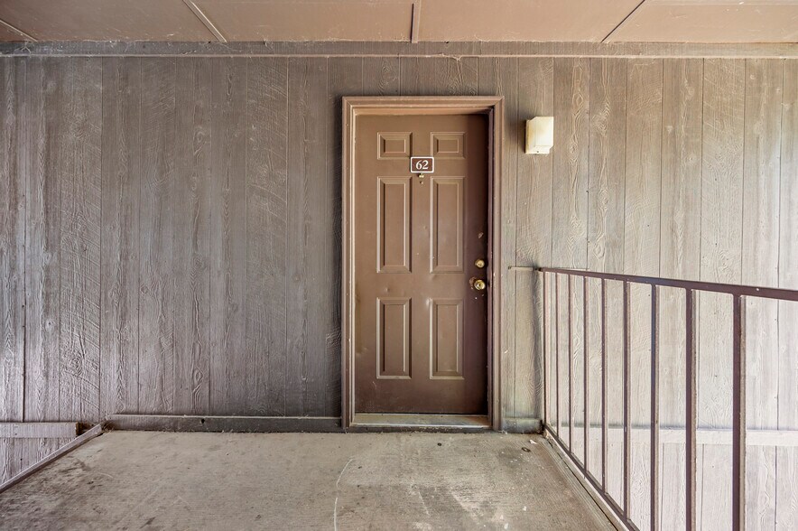 More Photos Of 151 Wallace Blvd, Clarksville Apartments For Sale