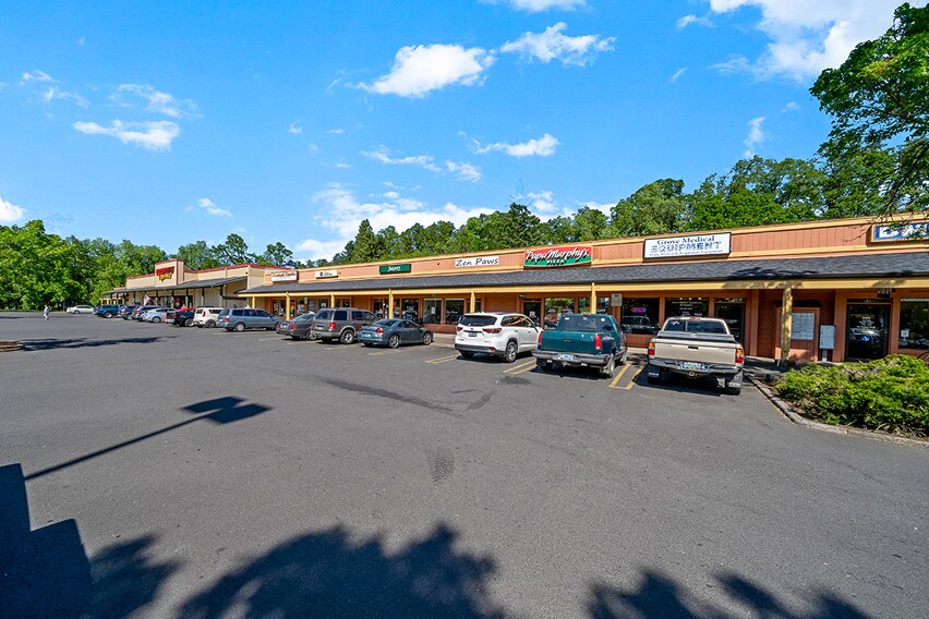 More Photos Of 200 Gateway Blvd, Cottage Grove Unknown For Lease